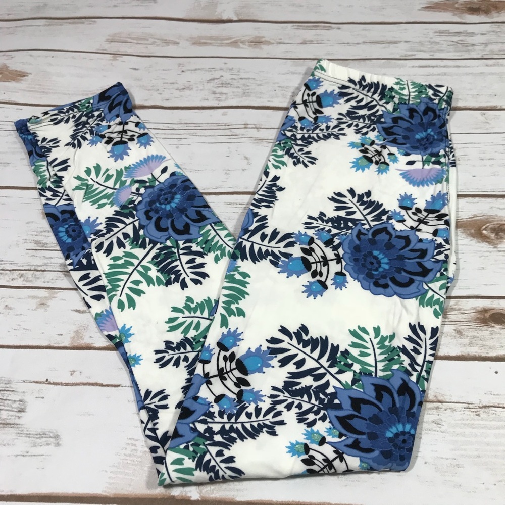 Buttery Soft Floral Leggings - Picture 2 of 4